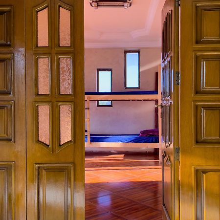 Mad Vervet Backpackers Hostel Аддис-Абеба Экстерьер фото