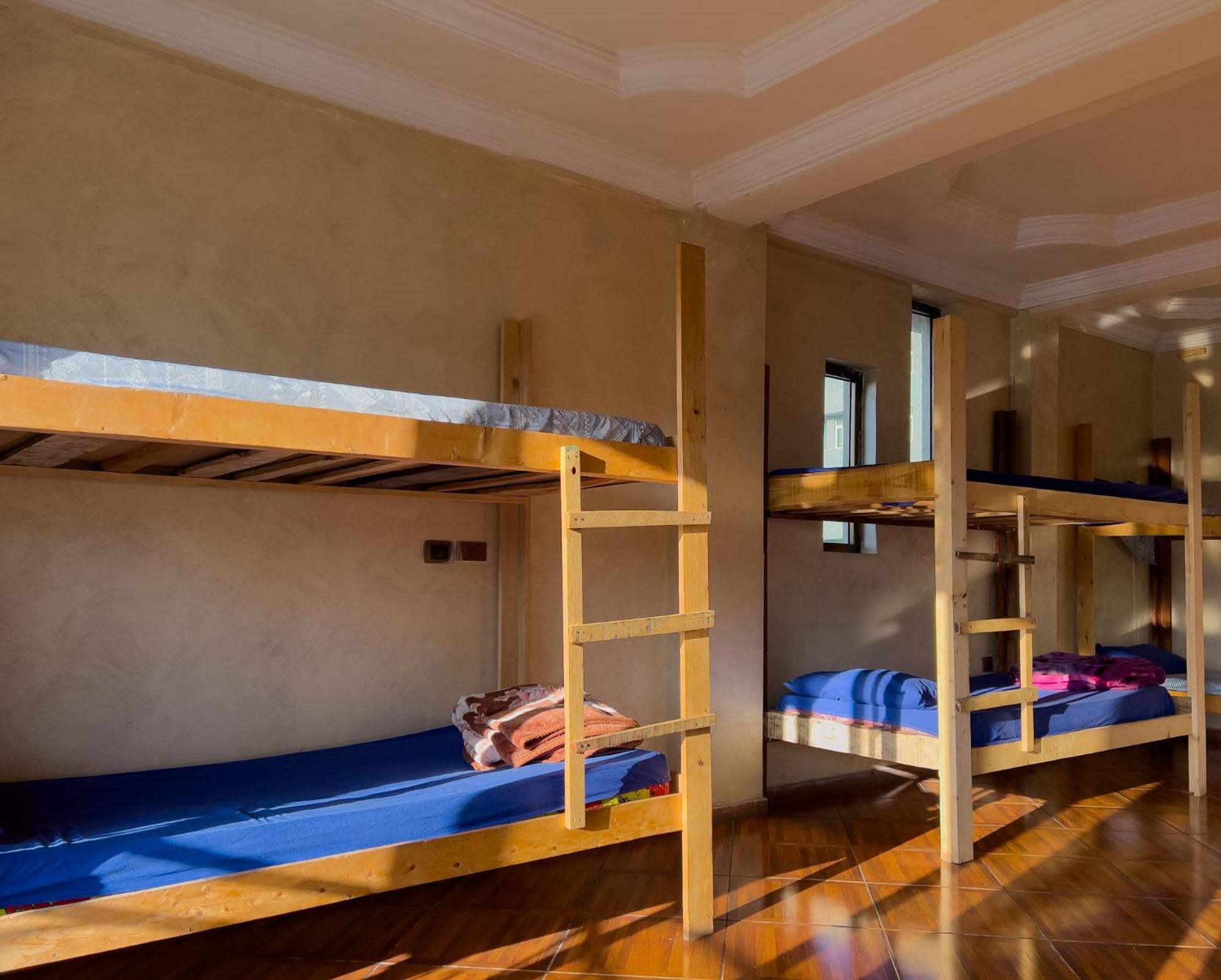 Mad Vervet Backpackers Hostel Аддис-Абеба Экстерьер фото